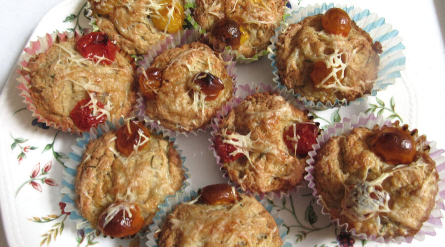 Paradicsomos muffin, zabpehelylisztből